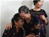 Tiếng khóc nghẹn trong đám tang người lái tàu gặp nạn ở Thanh Hóa: "Tôi mất con thật rồi sao"